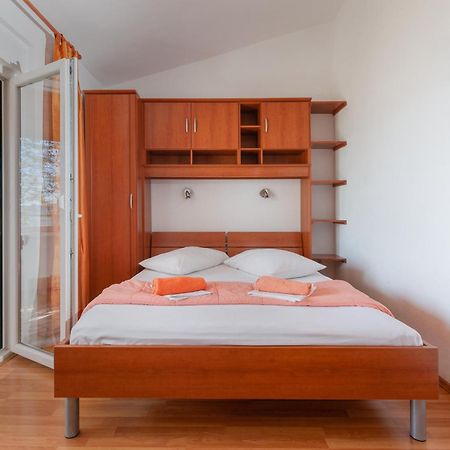Apartments By The Sea Igrane, Makarska - 310 Номер фото