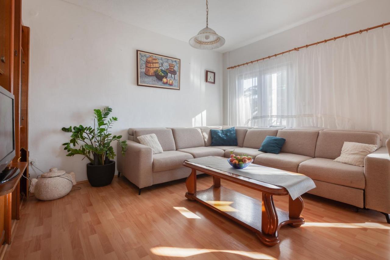 Apartments By The Sea Igrane, Makarska - 310 Екстер'єр фото