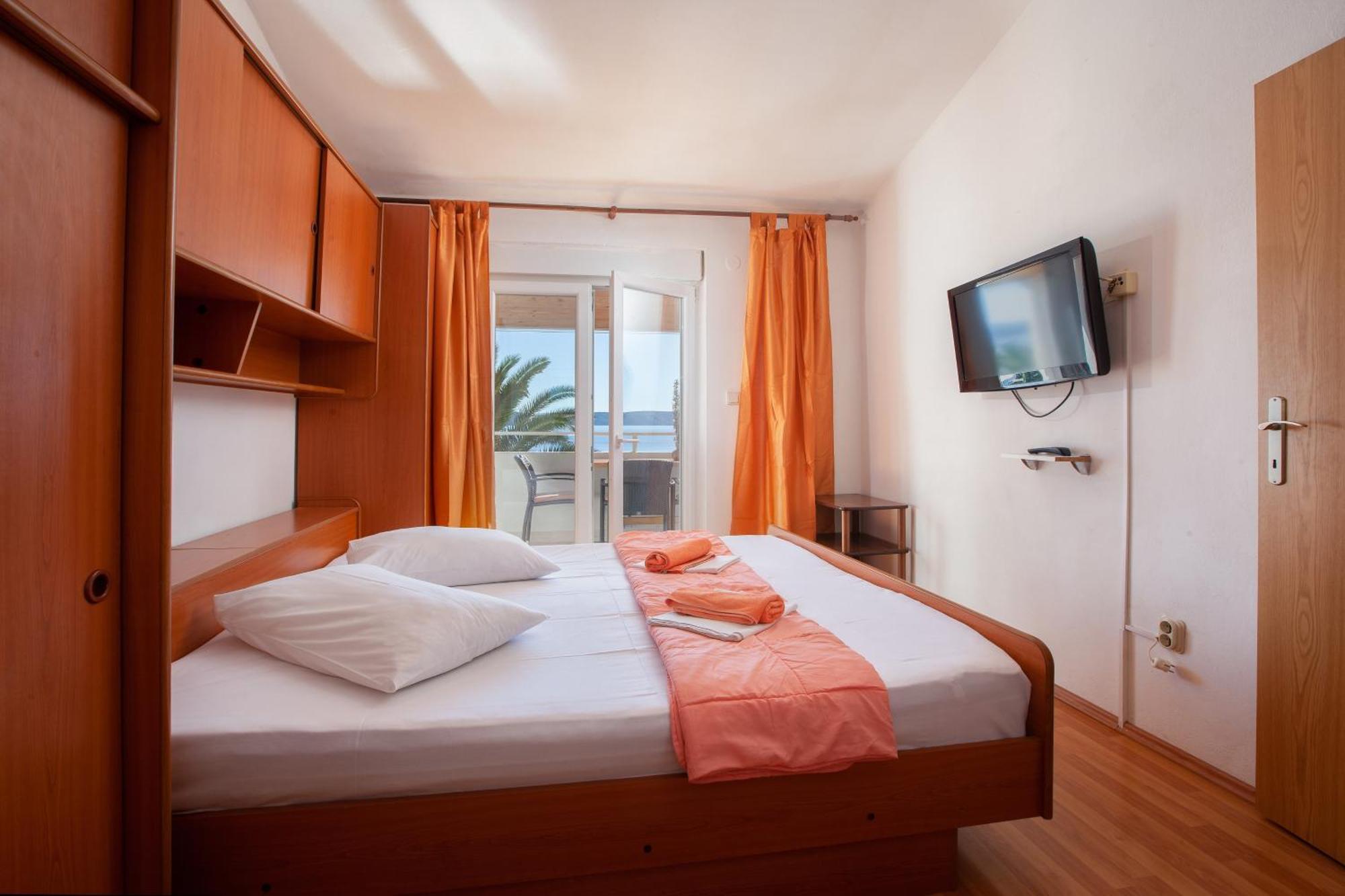 Apartments By The Sea Igrane, Makarska - 310 Номер фото