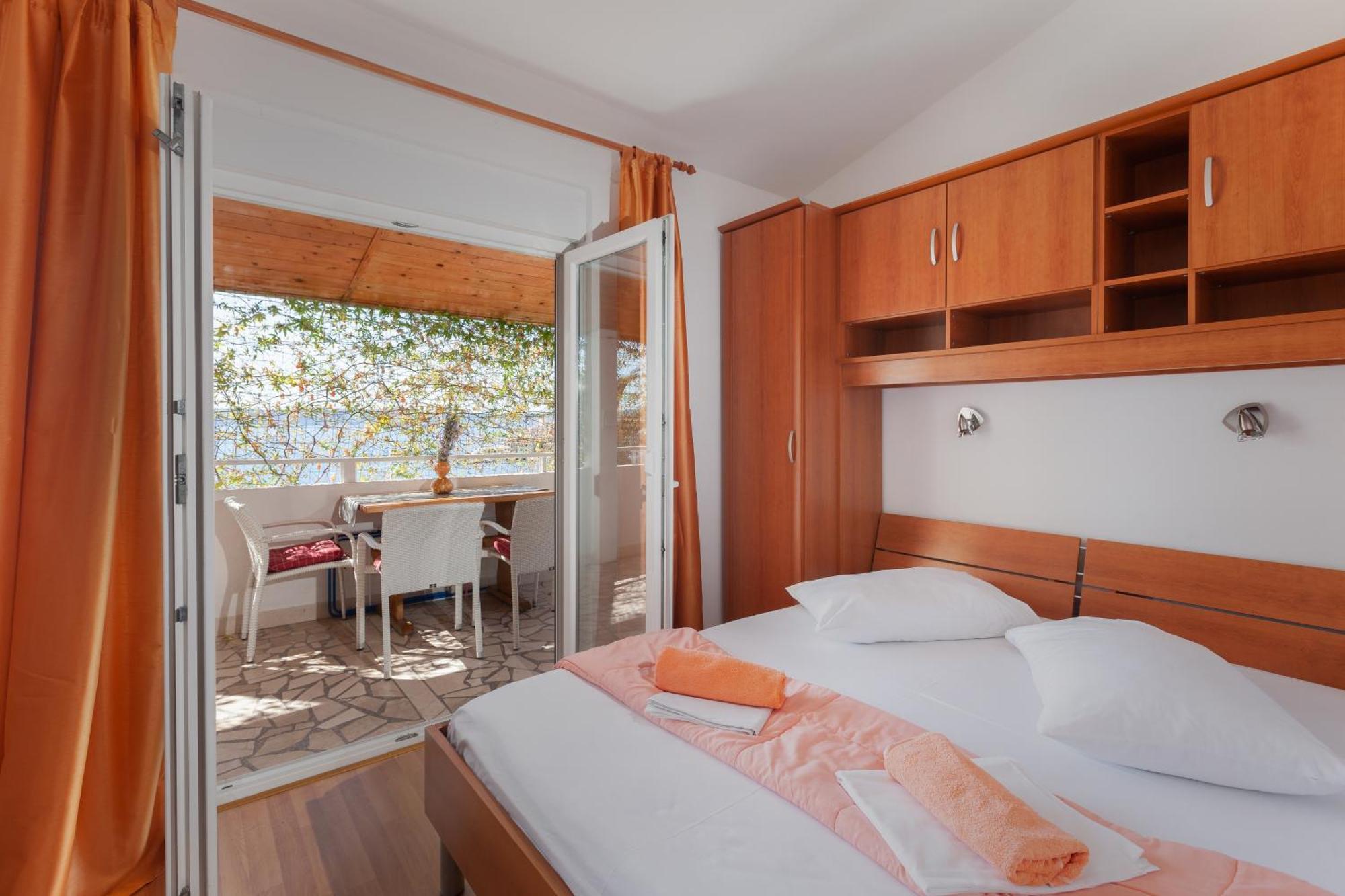 Apartments By The Sea Igrane, Makarska - 310 Номер фото